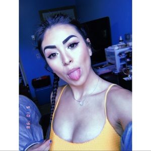 Meet your Posher, Nicole